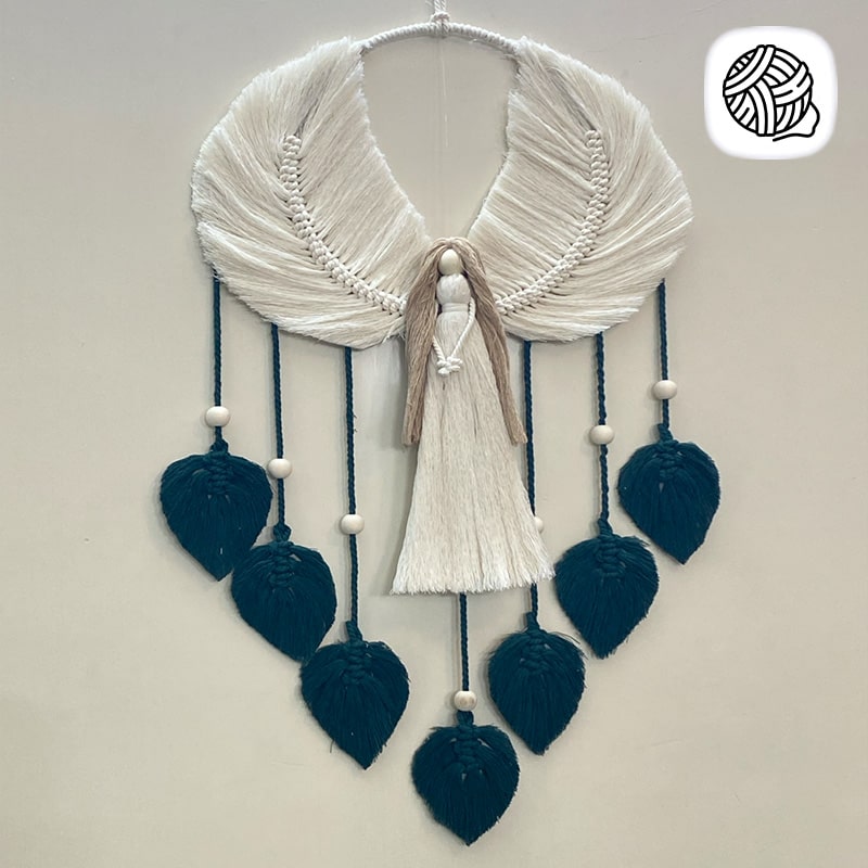 دیوار کوب مکرومه بافی مدل فرشته کد 02 (قطر دایره فلری 20cm) - فروشگاه اینترنتی مکرومه