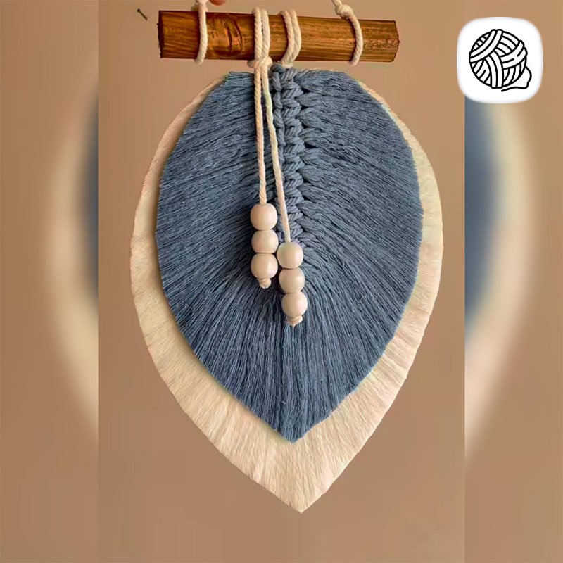 دیوار کوب آویز مکرومه مدل 2 برگ با آویز چوبی - فروشگاه مکرومه